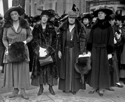 1917 - Woman suffrage pickets