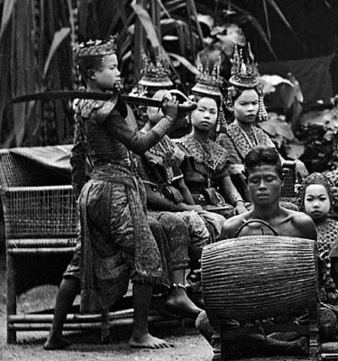 1895 - Lakorn performers, Surin Province