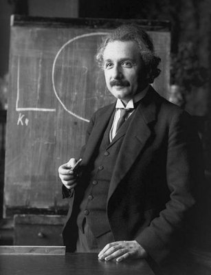 1921 - Albert Einstein giving a lecture