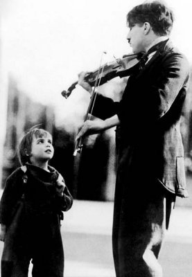 1921 - Between takes on The Kid