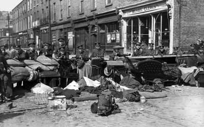 1916 - British soldiers in Dublin
