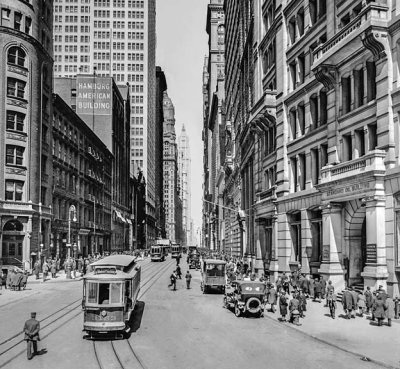 1916 - Broadway looking uptown from Bowling Green
