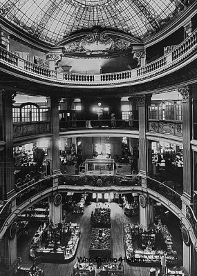 1920 - City of Paris department store
