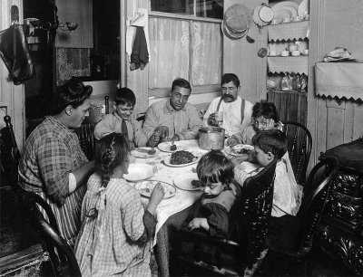 1910 - Tenement family