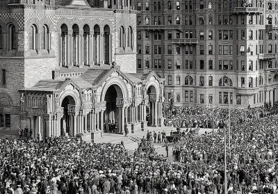 1903 - Dignitaries arriving at Trinity Church