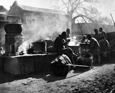 1920 - Mid-day meal