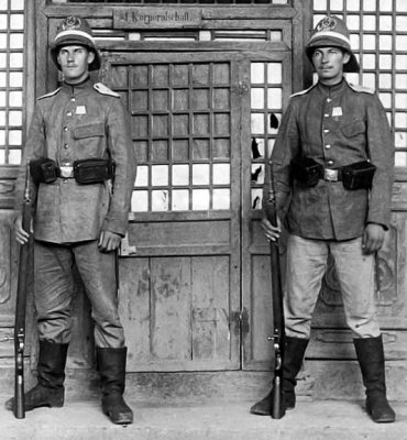 1902 - German infantrymen on guard