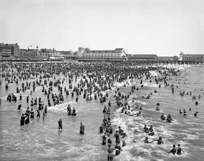 1904 - Steeplechase Pier and bathers
