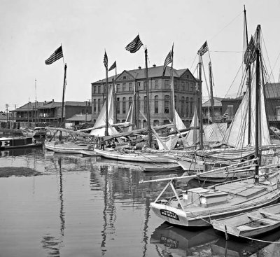 1908 - Oyster and charcoal luggers in the old basin