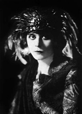 1920 - Theda Bara in The Blue Flame on Broadway