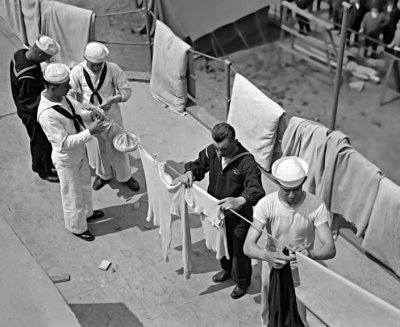 1917 - Wash day on the USS Recruit