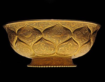 Bowl with animal motif