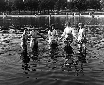 August 1911 - Wading in the Serpentine to cool off