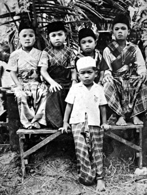 1909 - Boys of Malay-Thai descent