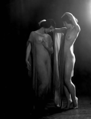 1921 - Modern dancers Desha and Leah Delteil