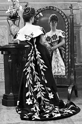 c. 1896 - Countess Greffulhe wearing La Robe aux Lis