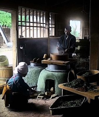 c. 1905 - Drying tea leaves