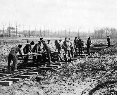 1914 - Germans laying track