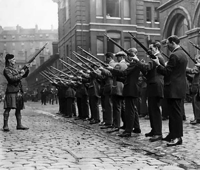 1914 - Scottish Regiment rifle drill