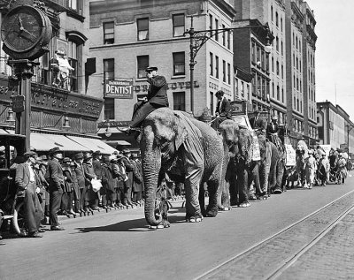 April 24, 1920 - Circus parade
