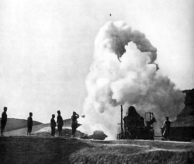 1904-5 - War with Russia - Japanese howitzer firing, Port Stanley