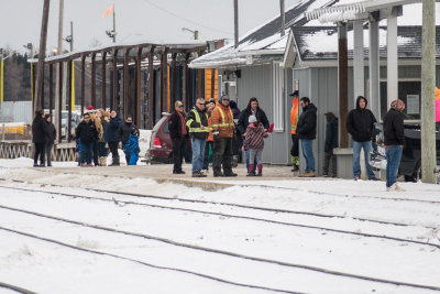 People waiting for the arrival of the Polar Bear Express 2015 December 23rd.
