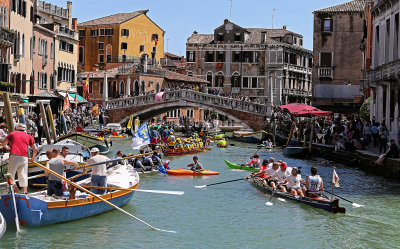Pictures of the 2016 Vogalonga a 30 km race on the Venice laguna