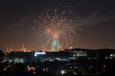 Footscray New Year Fireworks 2013.jpg