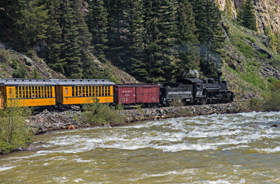 Train Across River_DSC5548.jpg