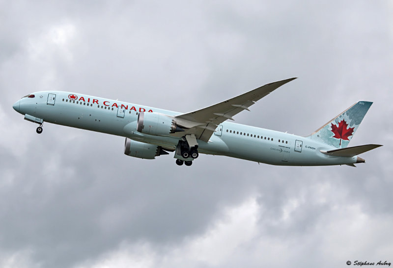 Boeing 787-9 Dreamliner