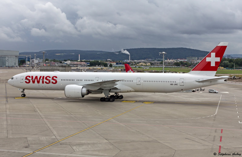 HB-JNC Boeing 777-3DE(ER)