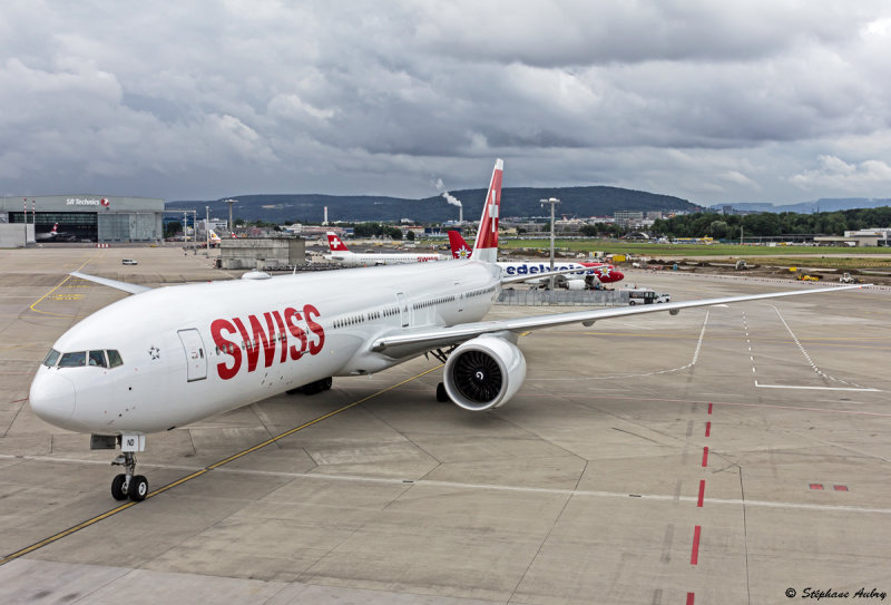 HB-JND Boeing 777-3DE(ER)