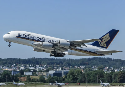 Airbus A380-841