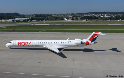 Bombardier CRJ-1000EL (CL-600-2E25)