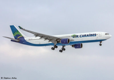 Airbus A330-323