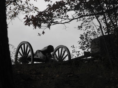 Gettysburg National Battlefield Cannon on Little Round Top.jpg