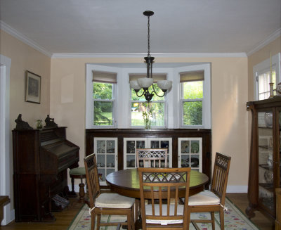 Dingingroom with View of Backyard