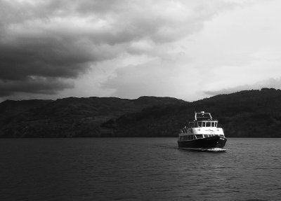 Cruise Loch Ness