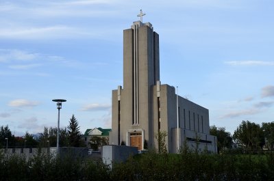 Lauganeskirkja