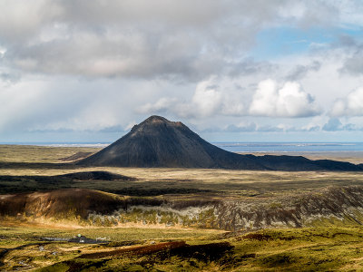 Keilir og Reykjanesbr  baksn