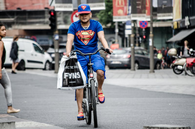Antwerpen_Meir, Superman on bike