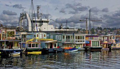 Houseboat Living