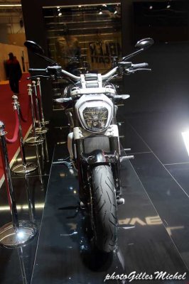 SalonMoto2015_0016.jpg