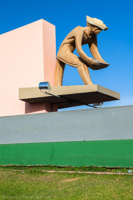 Monumento-aos-garimpeiros-Boa-Vista-RR-120212-8035.jpg