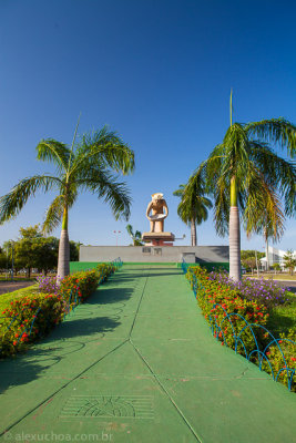 Monumento-aos-garimpeiros-Boa-Vista-RR-120212-8037.jpg