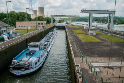 Maasschleuse und Kernkraftwerk Thilange