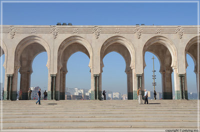 arches connecting sections of the Hassan 2 mosque