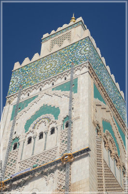 the toweing single minaret