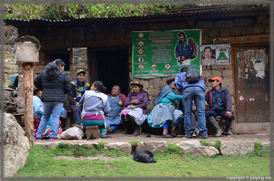 Local Quechua people gather 