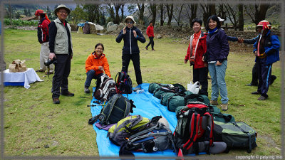 Sorting our bags: to carry and to give to porters